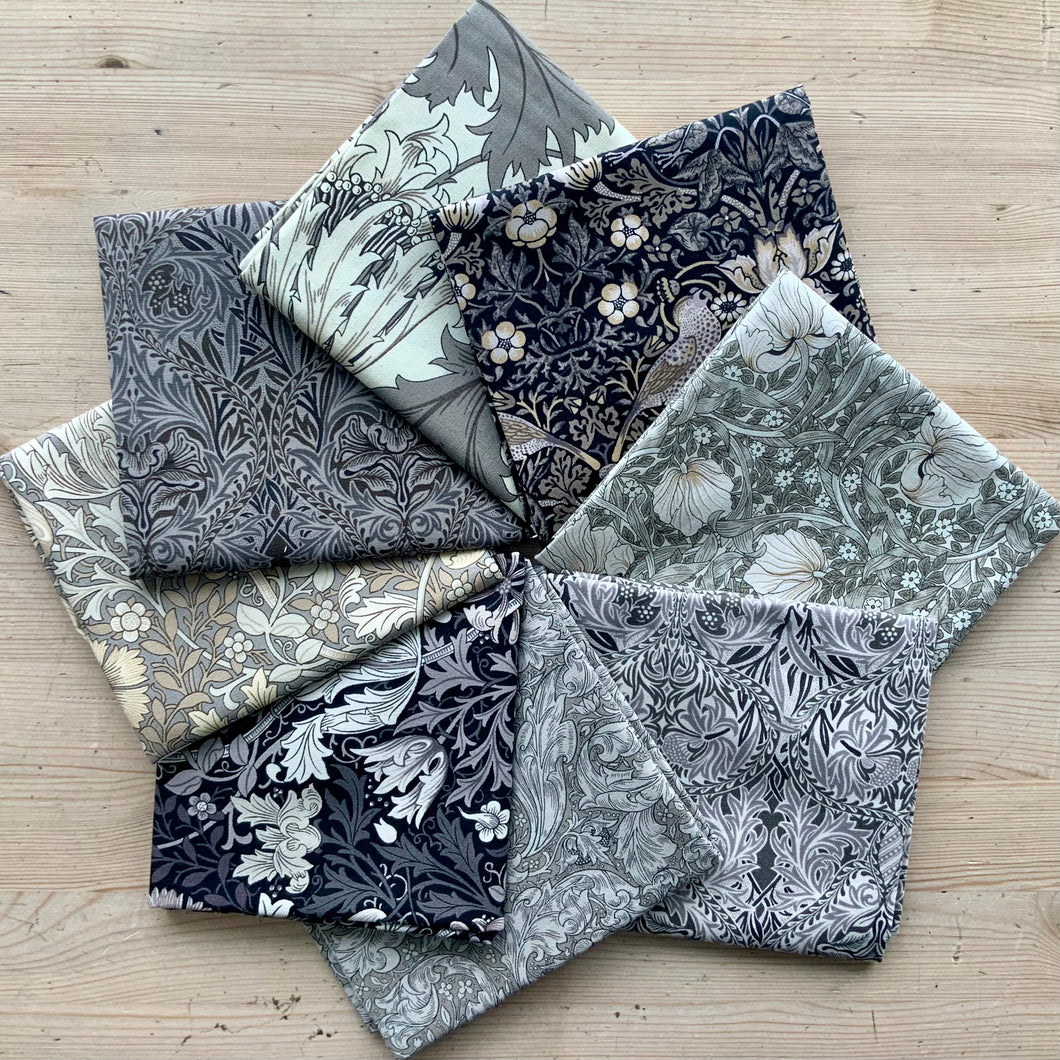 Ebony Suite Fat Quarter Bundle (8 pieces)