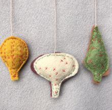 Load image into Gallery viewer, Hand-Sewn Ornament Workshop (2 people)