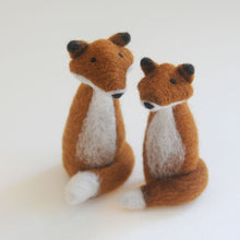 Load image into Gallery viewer, Fox Complete Needle Felting Kit