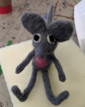 Load image into Gallery viewer, Beginner Needle Felt Workshop - Bubble of 2